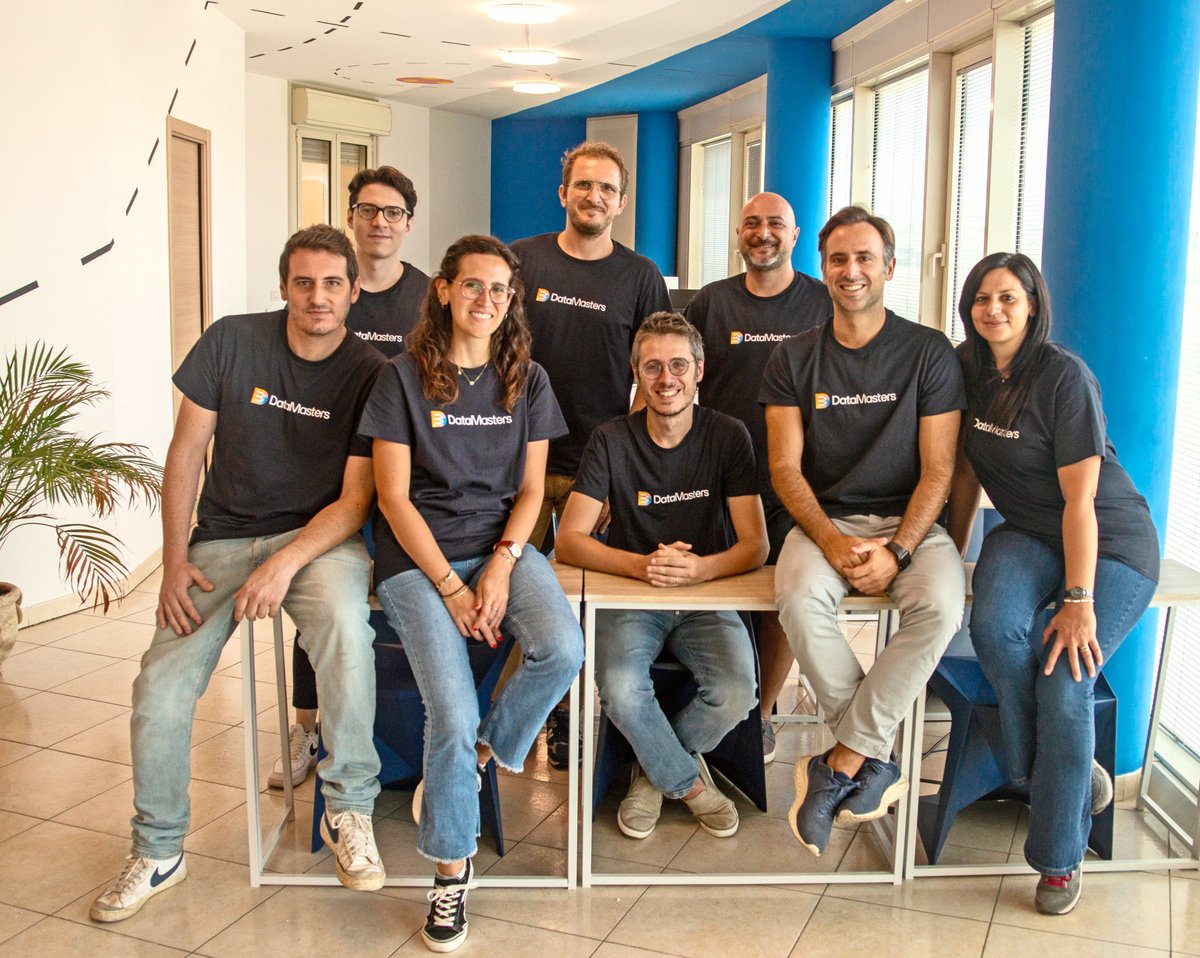 cliclavoro (@cliclavoro) on Twitter photo Fondata nel 2022, <a href="/datamasters_it/">DataMasters.it</a> si presenta come l’#AI Academy italiana di riferimento, con l’obiettivo di guidare professionisti e aziende nel percorso di trasformazione digitale.
Per approfondire ➡ cliclavoro.gov.it/pages/it/my_ho… Fondata nel 2022, <a href="/datamasters_it/">DataMasters.it</a> si presenta come l’#AI Academy italiana di riferimento, con l’obiettivo di guidare professionisti e aziende nel percorso di trasformazione digitale.
Per approfondire ➡ cliclavoro.gov.it/pages/it/my_ho…