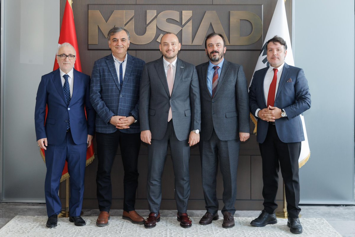 Trendyol Grup Başkan Yardımcısı Cem Sinan Şahin, Satış ve İş Geliştirme Direktörü Özkan Çokaygil ve Satış ve İş Geliştirme Müdürü Gökhan Kurtuluş ile MÜSİAD Genel Merkezimizde bir araya geldik. E-ticaretin gelişimi ve iş dünyamızla olası iş birliklerini ele aldığımız verimli bir