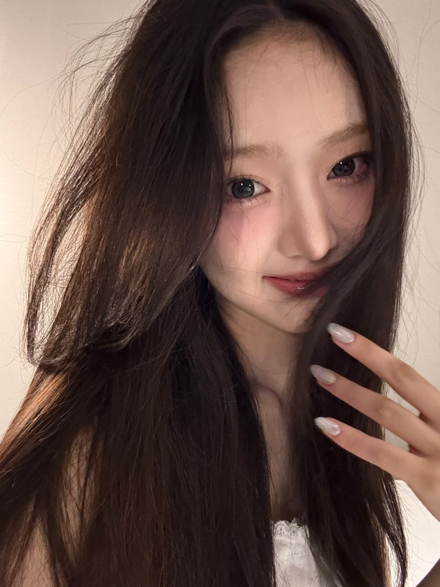 이솔이너진짜이쁘다.........