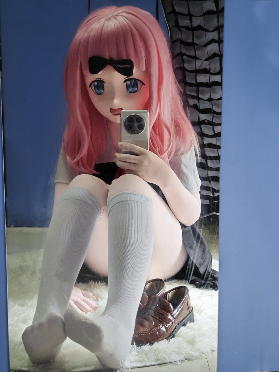 怎么就干到200follow了😳😳😳早知道就录点福利了，发点低脂自拍庆祝一下
#kigurumi #藤原千花