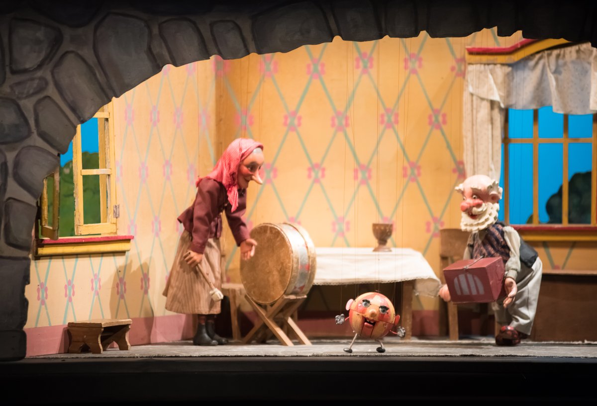 Za predstavo Žogica Marogica, ki jo imamo na sporedu danes, ob 18. uri, je v prodaji nekaj vrnjenih vstopnic. Če ste blizu centra, pridite. lgl.mojekarte.si/si/zogica-maro…