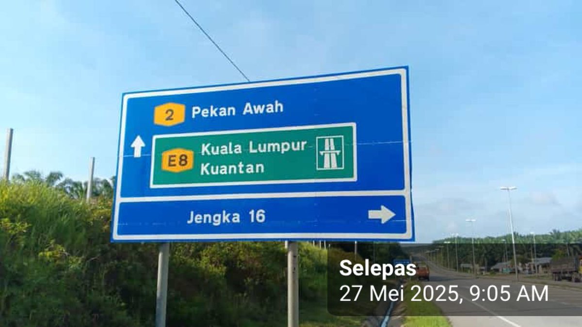 Kerja penyenggaraan rutin RO4 - Penyelenggaran perabut jalan di laluan FT83 Jalan Utama Jengka Utara/Selatan, Seksyen 24.10, Daerah Maran, Pahang

<a href="/jkrmaran/">JKRMaran</a> / <a href="/JKRJERANTUT/">JKR Jerantut</a>
<a href="/JKRPAHANG/">JKR PAHANG</a>
<a href="/ZTTCSFJ/">ZTT CSFJ</a>
<a href="/CSFJ_JKR/">Cawangan Senggara Fasiliti Jalan (CSFJ)</a>
<a href="/IPJKR_Official/">JKR Malaysia Rasmi</a>
<a href="/moworksmy/">Kementerian Kerja Raya Malaysia</a> 
<a href="/ahmadmaslan/">DS Dr Ahmad b Maslan</a> 
<a href="/AlexNantaLinggi/">Alexander Nanta Linggi</a>