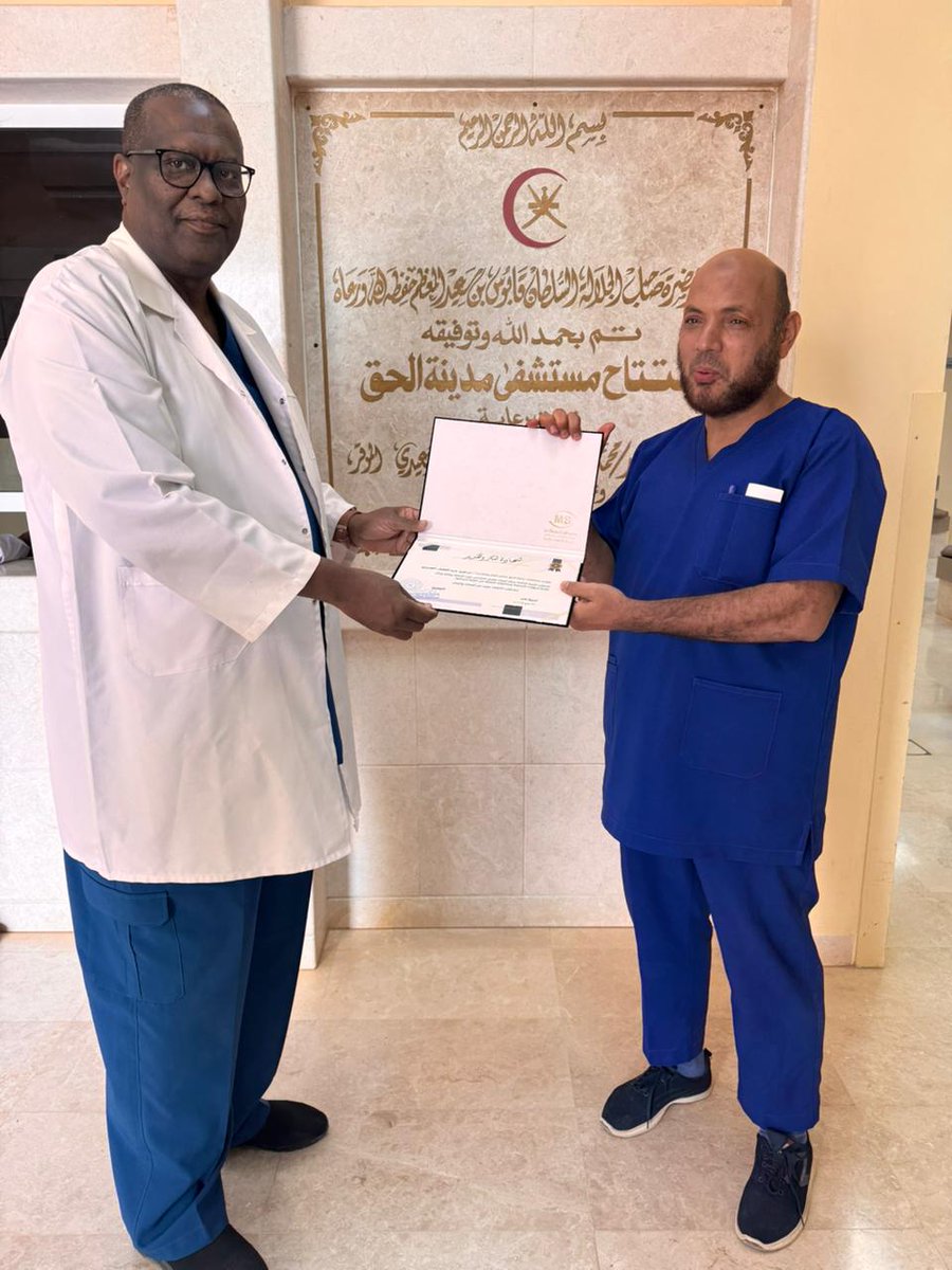 صحية ظفار (@dghs_dhofar) on Twitter photo قام فريق من مركز الوفاء للتأهيل الاشخاص ذوي الإعاقة <a href="/alwfa_taqa/">مركز الوفاء بطاقه</a> بولاية #طاقة بزيارة لمستشفي مدينة الحق ، حيث قدم الفريق محاضرة تعريفية عن المركز والخدمات المتوفرة .
وذلك في إطار التوعية والتعريف بالخدمات التي يقدمها المركز للمجتمع .
حضر المحاضرة الكوادر الطبية والطبية المساعدة قام فريق من مركز الوفاء للتأهيل الاشخاص ذوي الإعاقة <a href="/alwfa_taqa/">مركز الوفاء بطاقه</a> بولاية #طاقة بزيارة لمستشفي مدينة الحق ، حيث قدم الفريق محاضرة تعريفية عن المركز والخدمات المتوفرة .
وذلك في إطار التوعية والتعريف بالخدمات التي يقدمها المركز للمجتمع .
حضر المحاضرة الكوادر الطبية والطبية المساعدة