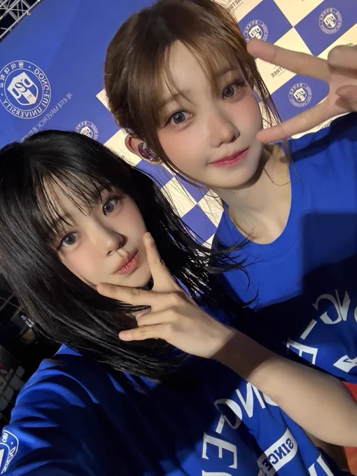 @Weekly_QWER: May,27,2025 Magenta weverse post Dong-eui University and Inje University! Since it's Busan and Gimhae, I tried hard to speak in dialect hehe It came well after doing it I had so much fun performing with the members today lol And my concept photo came out today! What do…