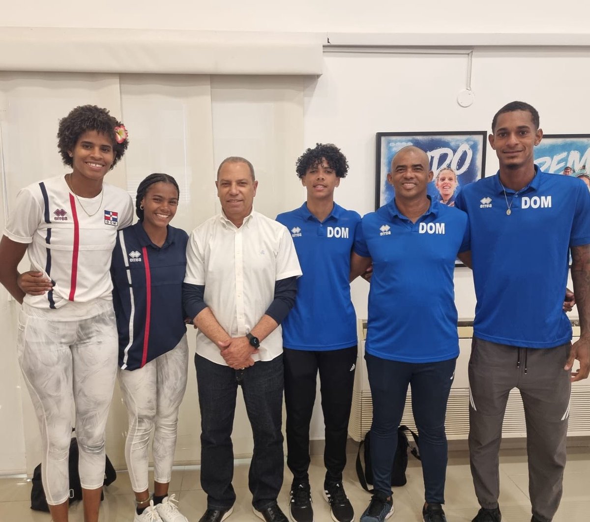 Comité Olímpico Dominicano (@colimdo) on Twitter photo Nuestro presidente, <a href="/GaribaldyBta/">Garibaldy Bautista</a>, visitó a la delegación dominicana de Vóleibol Playa, que está en el campamento para los Juegos Panamericanos Junior #asu2025, en Asunción, organizado por @panamsports.
#colimdo Nuestro presidente, <a href="/GaribaldyBta/">Garibaldy Bautista</a>, visitó a la delegación dominicana de Vóleibol Playa, que está en el campamento para los Juegos Panamericanos Junior #asu2025, en Asunción, organizado por @panamsports.
#colimdo