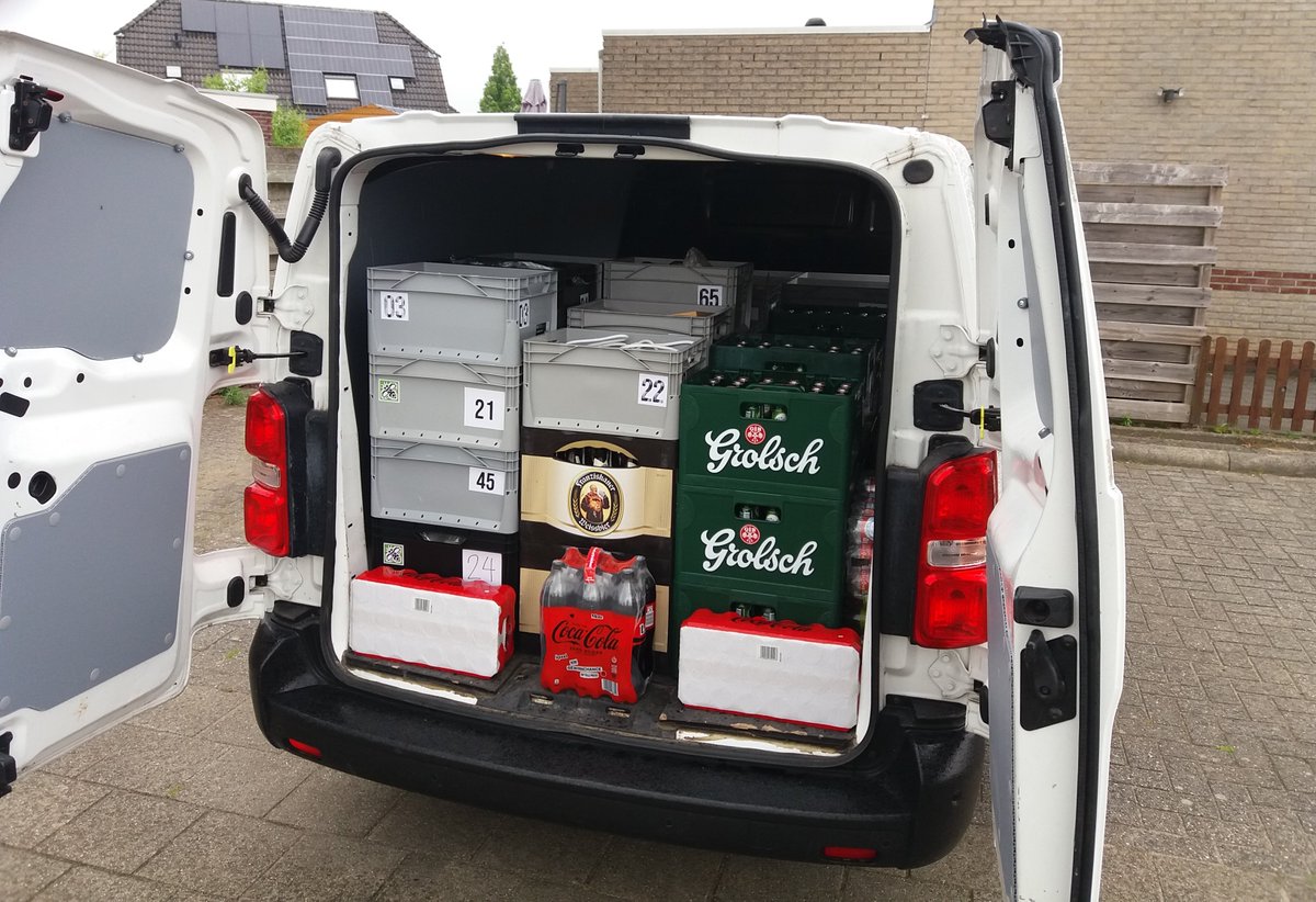 Got the van this afternoon, loaded it with about 90% of the crates and the drinks. Tomorrow we're off to Ermelo to pickup the projector setup, and loading last crates, so we should have no problem getting to Ommen to open doors at 14:00. See you there! 😊