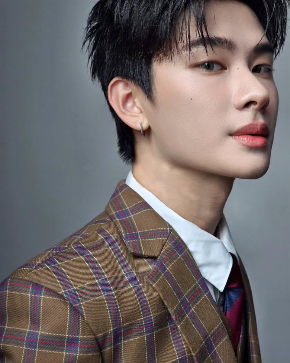 malil_mell's tweet photo. สูทหล่อมากกกก สุดหล่อมากกก🐶🤲🏻

#THAIchayanon https://t.co/oi9Js4grQn