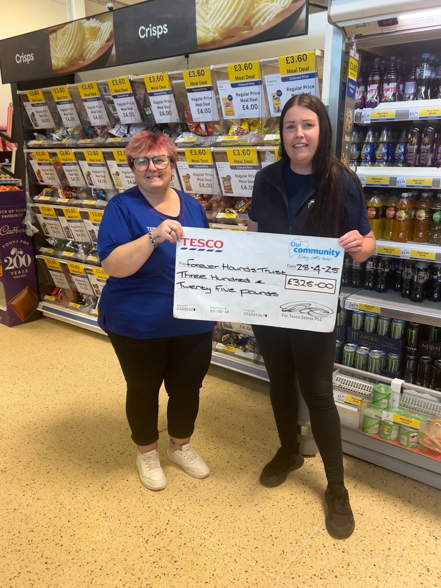 THANK YOU to Tesco in #Cullompton for hosting a book library to raise funds for Forever Hounds Trust!  Another thank you to their shoppers who took advantage of the library, donating generously as they did so! Here's team member Bonnie gratefully receiving a cheque for £325!