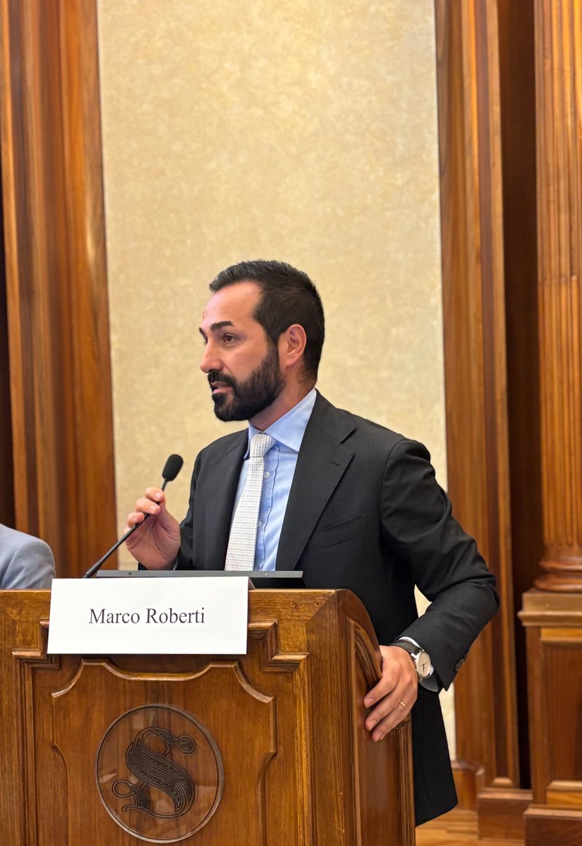 ConfprofLazio's tweet photo. Grande partecipazione al convegno promosso da @ConfprofLazio presso la Sala Capitolare del @SenatoStampa, andato in scena di ieri! Un confronto stimolante tra professionisti e Istituzioni  sul ruolo delle libere professioni nelle sfide della transizione ecologica e digitale. https://t.co/Arn2cjYDHm