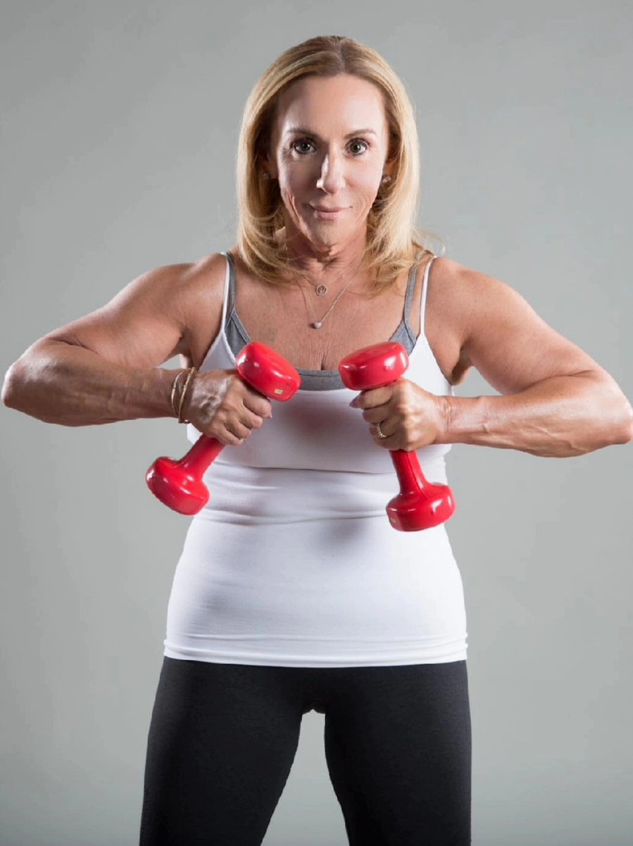 TODAY IS YOUR DAY

✨️ To start fresh
✨️ To eat right
✨️ To train hard
✨️ To live healthy
✨️ To be proud

#selfcare #Loveyourself #HealthyLiving #healthylifestyle #StayFocused