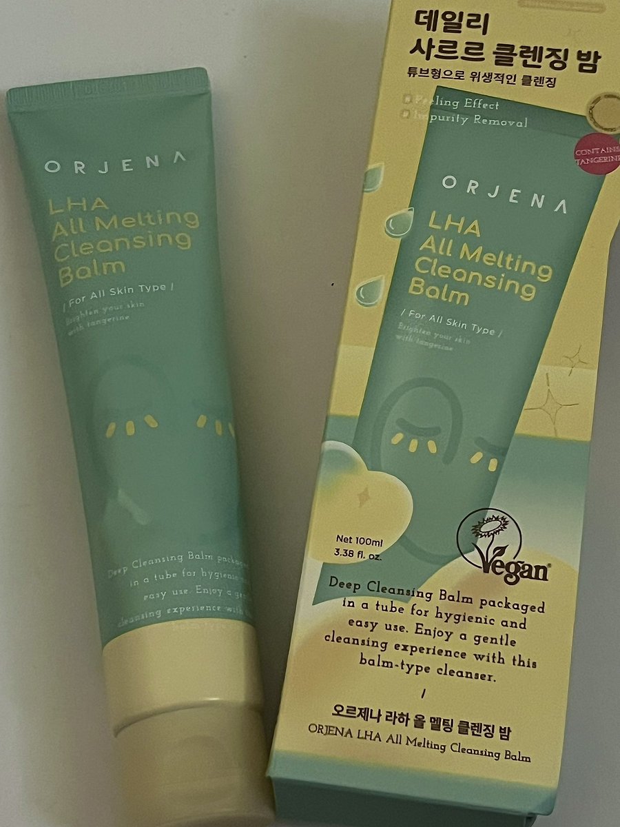 #제품제공 #삐요리뷰
오르제나 라하 올 멜팅 클렌징밤💚

튜브형 클렌징밤은 처음 쓰는데 위생적이고, 여행갈 때 따로 소분하지 않아도 돼서 너무 편하다고 생각했어요!

타제품에 비해 잔여감이 확실히 없다고 느껴져서 N차 세안이 필요없는 제품이에요