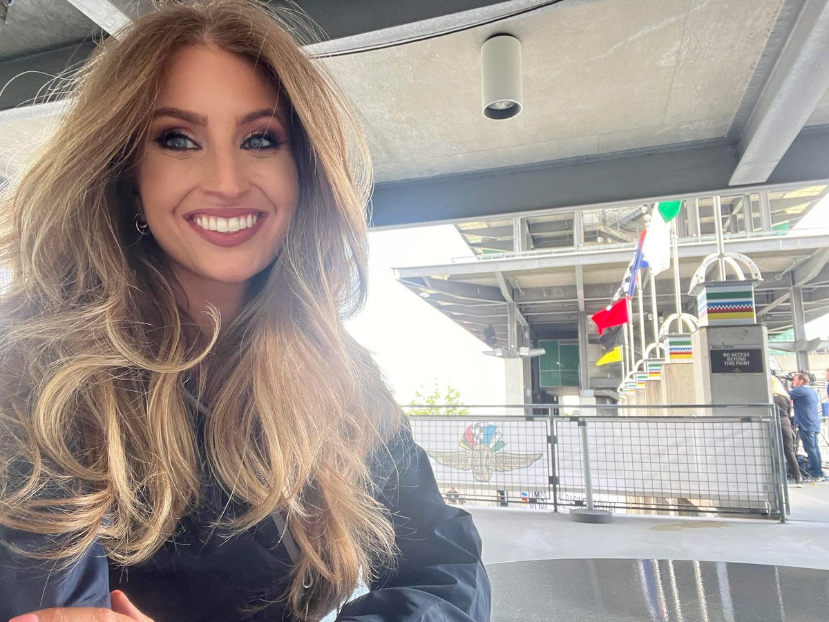 cbkmediamgt's tweet photo. Client @stephmeadwx did a fantastic job this past weekend covering the Indianapolis 500 @IMS for @FOX2News
#IndianapolisTV
#FOXDetroit
#FOXSports
#Indianapolis500
#Meteorologist
#Indy500Reporter
#TeamCBK https://t.co/o65wIib6gS