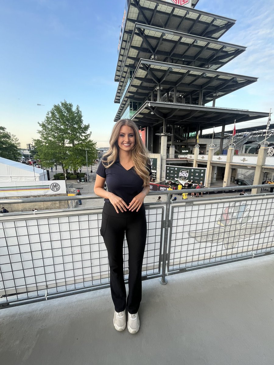 cbkmediamgt's tweet photo. Client @stephmeadwx did a fantastic job this past weekend covering the Indianapolis 500 @IMS for @FOX2News
#IndianapolisTV
#FOXDetroit
#FOXSports
#Indianapolis500
#Meteorologist
#Indy500Reporter
#TeamCBK https://t.co/o65wIib6gS