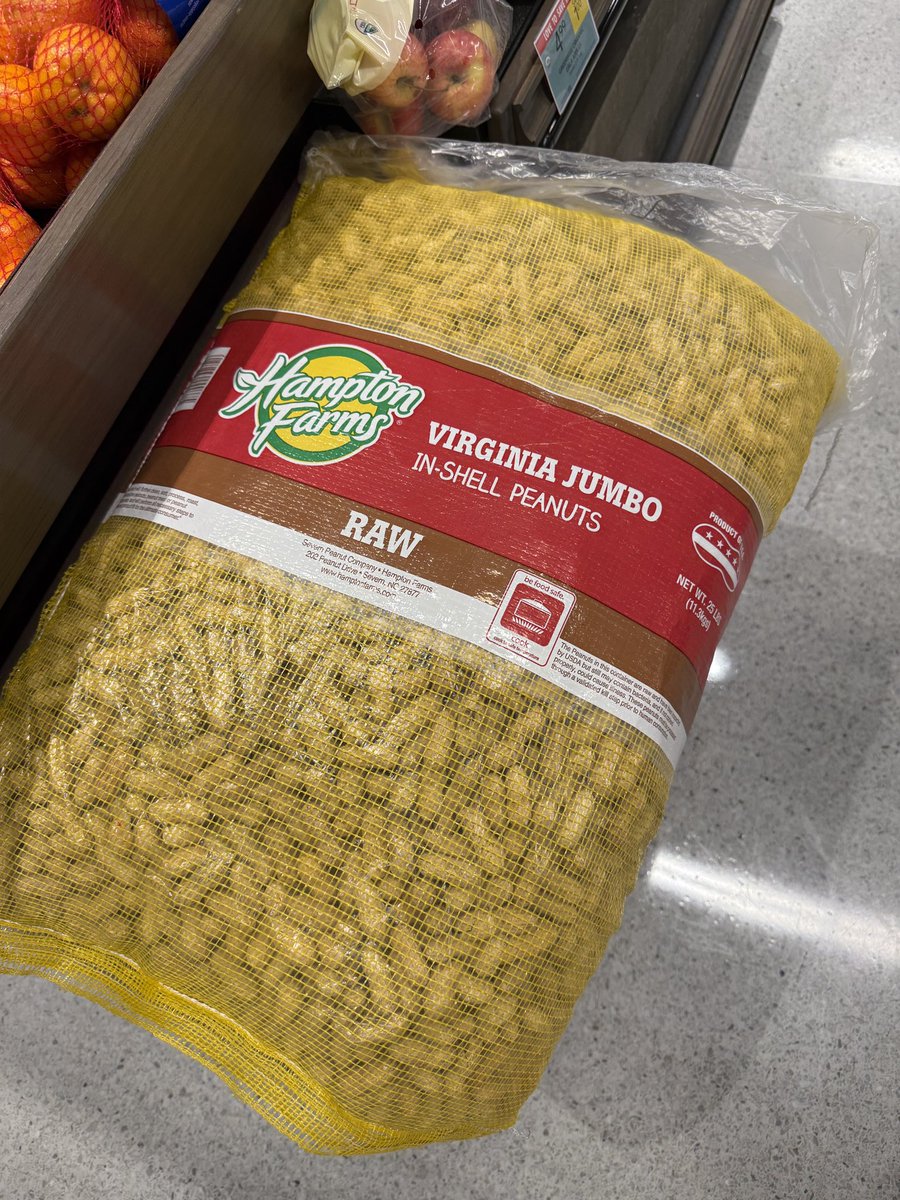 AHart228's tweet photo. @adamcarolla @AdamCarollaShow 
Apparently they still do have “pillow case sized sacks of peanuts”. 🤣 told my wife the story yesterday when i saw them and had to take a pic for the ace man. Get it on
@DawsAngeles https://t.co/FVOe1SWJO8