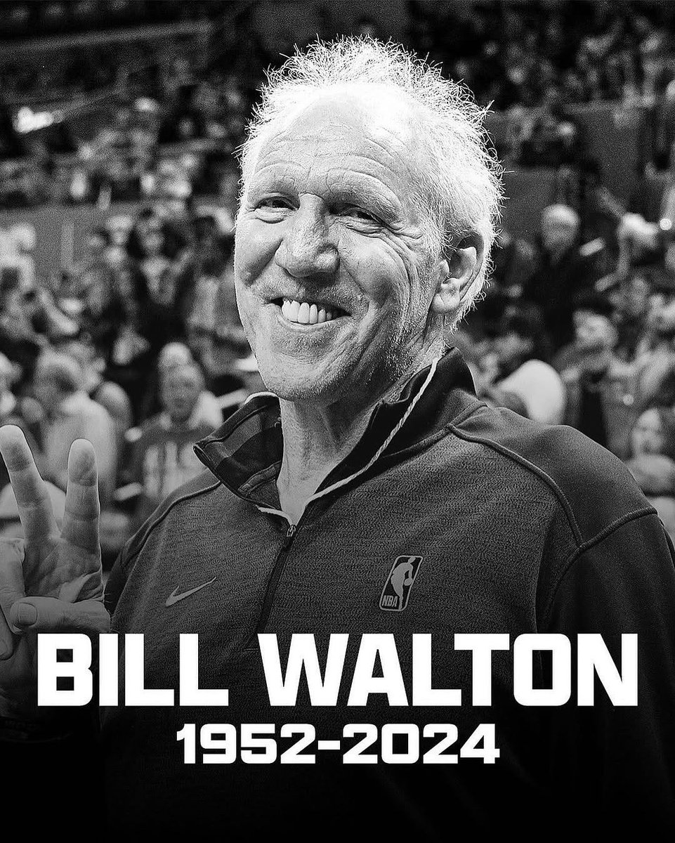 One of the greatest passed away a year ago today. @billwalton was a gentle giant willing to help anyone he crossed paths with, including us a few times. Miss him blocking views at shows and his sports commentary! 🙏🏼
.
.
Rest in Peace, Bill Walton.  Deadhead. Legend. Friend. 💜