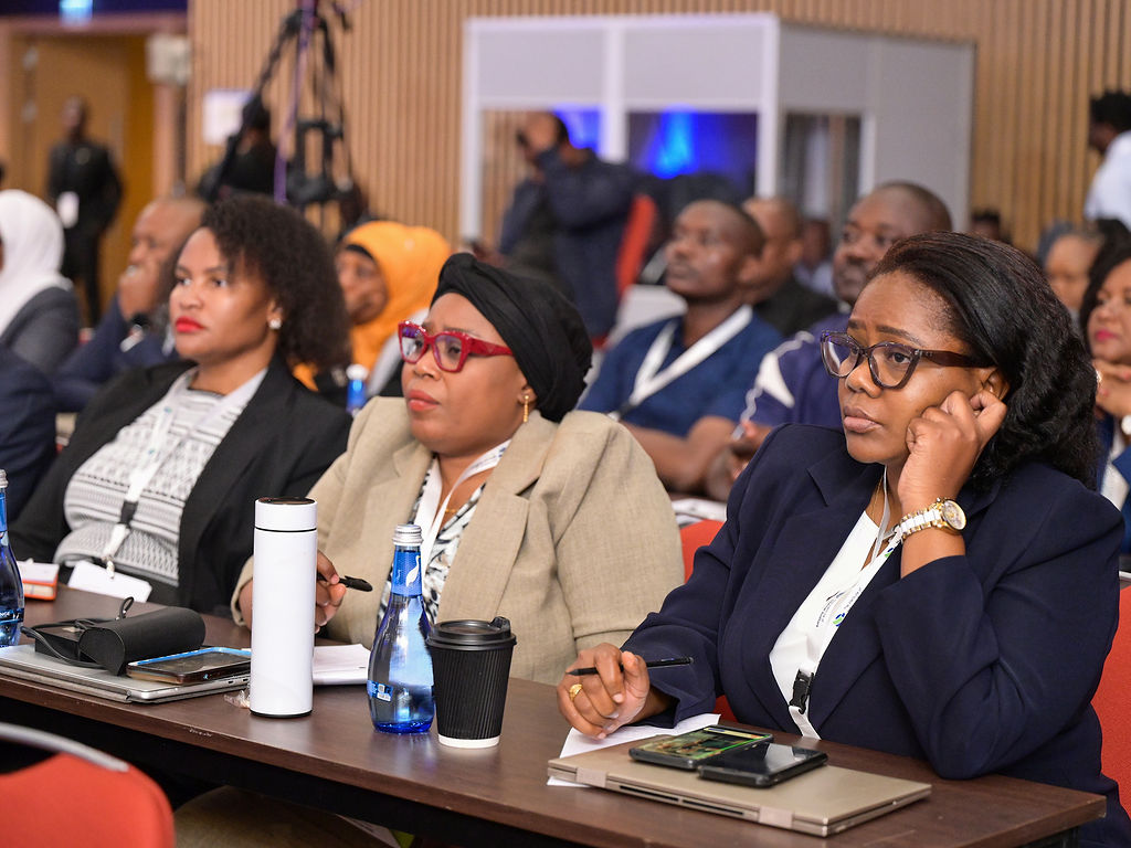 Prof. Samuel Sejjaaka, Governance Expert and Head of Mat Abacus Business School, is present and delivering powerful insights on ethical leadership and good governance .
#AFIIA2025 #GovernanceForum #AFIIA2025RWANDA #KigaliConventionCentre #IIARwanda
<a href="/AFIIA_AFRICA/">AFIIA_AFRICA</a>