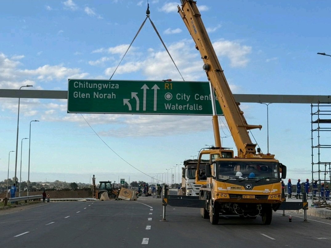 Wozodei ?.  Iyo yodadisa Trabablas interchange.  Pa road sign pfee . 

Well done  Zimbabwe 👏