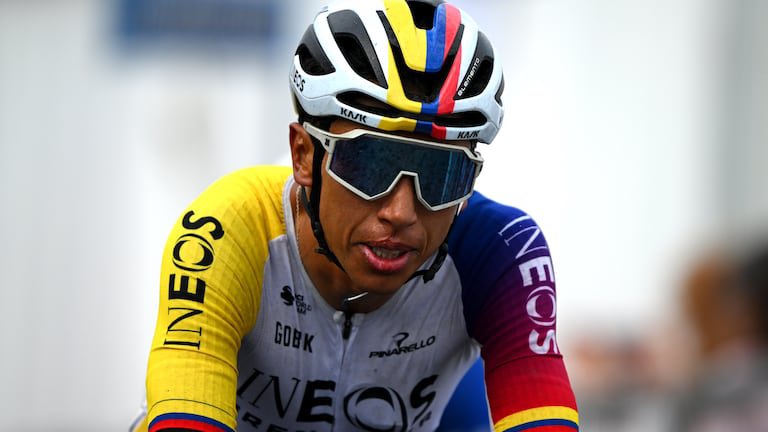 Cesar Augusto Londoño (@cesaralo) on Twitter photo Hoy <a href="/Eganbernal/">Egan Arley Bernal</a> dio una demostración de valentía y coraje que lo vuelve a poner en la élite mundial. A pesar de una caída que lo lastimó y le restó posibilidades, luchó, alcanzó solo y soltó al líder Del Toro en el ascenso final de la Etapa 16. Enorme Egan en el #GirodItalia Hoy <a href="/Eganbernal/">Egan Arley Bernal</a> dio una demostración de valentía y coraje que lo vuelve a poner en la élite mundial. A pesar de una caída que lo lastimó y le restó posibilidades, luchó, alcanzó solo y soltó al líder Del Toro en el ascenso final de la Etapa 16. Enorme Egan en el #GirodItalia