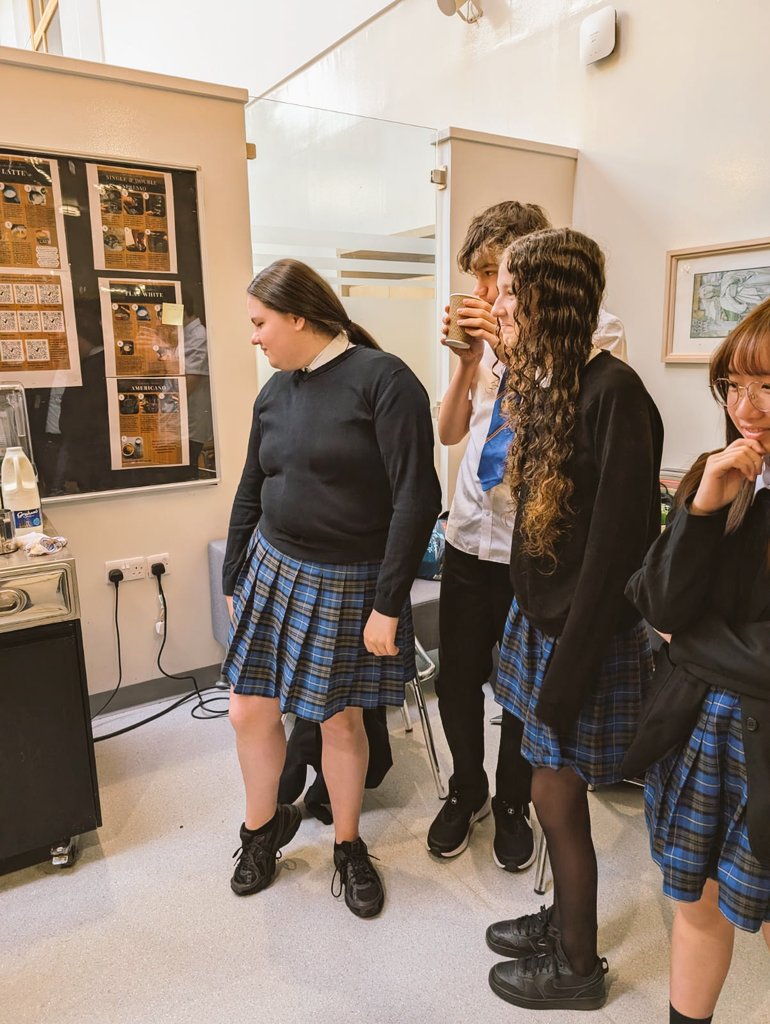 EHSDYW's tweet photo. More pics from our S2/3 Workshops last week! Thanks to Matthew Algie for coming along! @EastwoodHighERC @DYWEastRen https://t.co/YSH8ivHOmW
