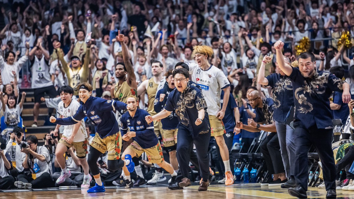 RyukyuKings's tweet image. 本日の最後の最後まで、キングスを応援していただきありがとうございました。

皆さまの熱い応援が、長く厳しいシーズンを駆け抜ける大きな力となり、どんな局面でも前を向き続けることができました。…