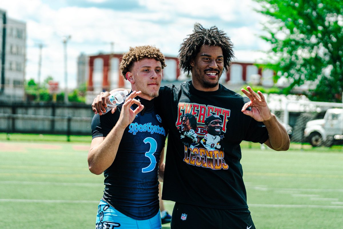MASS—>COASTAL👌🏽
<a href="/DaGorilla4/">Isaiah Likely</a> 

<a href="/Coachtimbeck/">Tim Beck</a> @CCUCoachDrew <a href="/KyleWSteinhoff/">Kyle Steinhoff</a> <a href="/CoastalFootball/">Coastal Football</a>