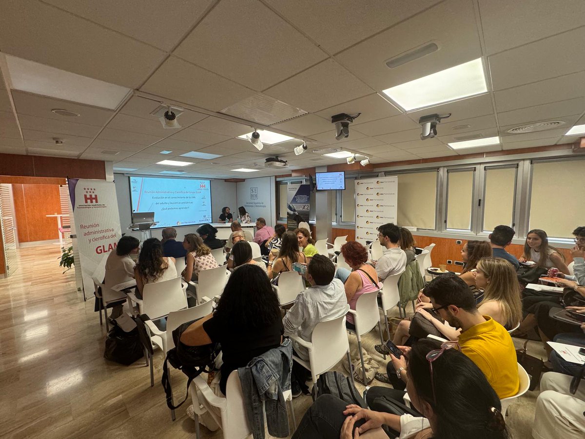 📢 Reunión científica y administrativa del grupo GLAM.

Una vez finalizada su interesante ponencia, el grupo ha despedido a la Dra. Angela Figuera, referente en el conocimiento de la LMA.

<a href="/hematologiamadr/">AMHH</a> 
<a href="/sehh_es/">@sehh_es</a> 
<a href="/SEHHJoven/">SEHH Joven</a> 
<a href="/EspanaServier/">Servier España</a> 
<a href="/JazzPharma/">Jazz Pharmaceuticals</a> 
@AstellasEurope