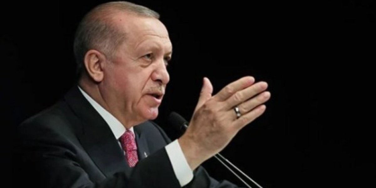 kisadalgamedya's tweet photo. 👉 Cumhurbaşkanı Erdoğan: Milletin parası, kimsenin şahsi PR arpalığı değildir ve olamaz

"Personel giderleri bütçenin yüzde otuzunu aşamaz, aşmamalıdır. Ama bunlarda böyle bir hesap var mı? Yok. Böyle bir hataya bizim arkadaşlarımız da yapsa tavrımız yine değişmez. Milletin parası, kimsenin şahsi PR arpalığı değildir ve olamaz. Daha burada saymaya kalksak saatler sürecek nice başlıkta sorunlar yumağıyla karşı karşıyayız. Bu sorunlara neşter vurulması vaktini çoktan geldiği kanaatindeyiz."

https://t.co/nFbi9z7WRy