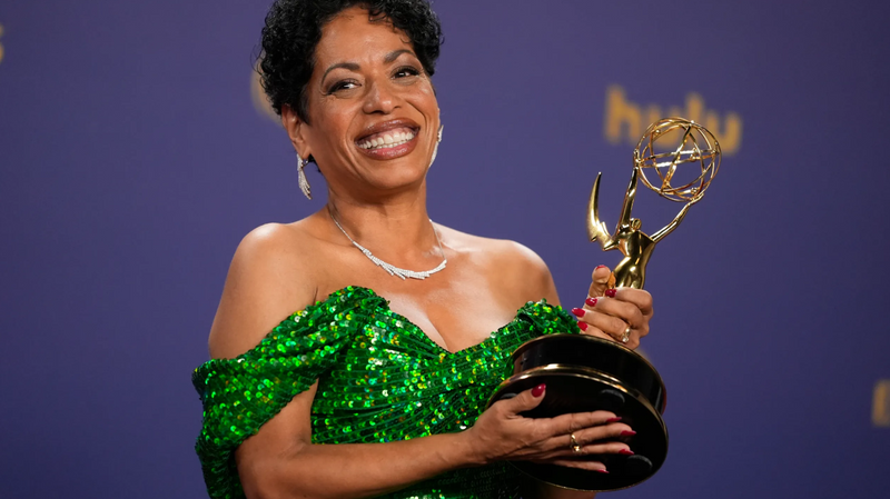 Dee M. Robinson tweet media