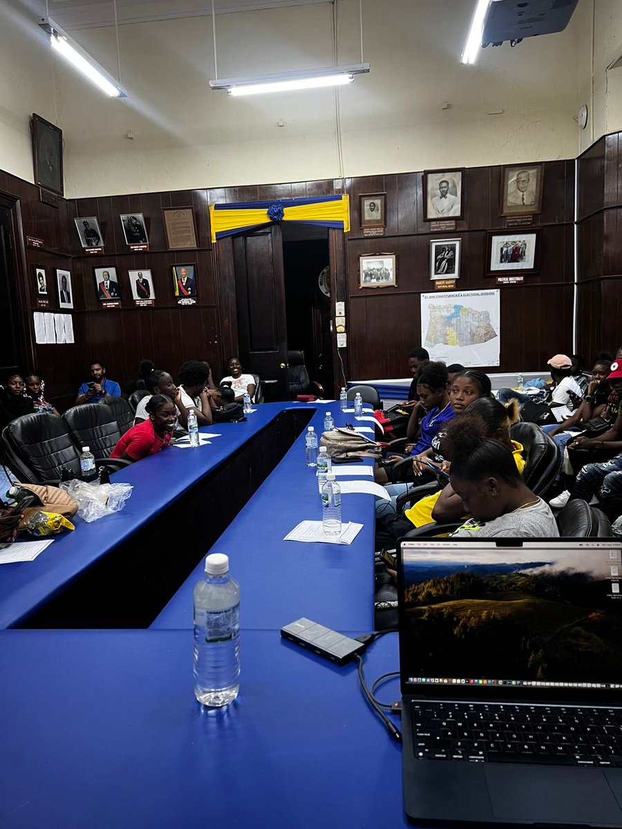 CYDU_network's tweet photo. We continue to work with our stakeholders to uplift and empower our youth across the region. In summer 2024 we wrapped up our civic education programme with youth in Jamaica in the parish of St. Ann. Held under the theme Educating our Society protecting our Democracy, #youth https://t.co/9mMYvjNIRK