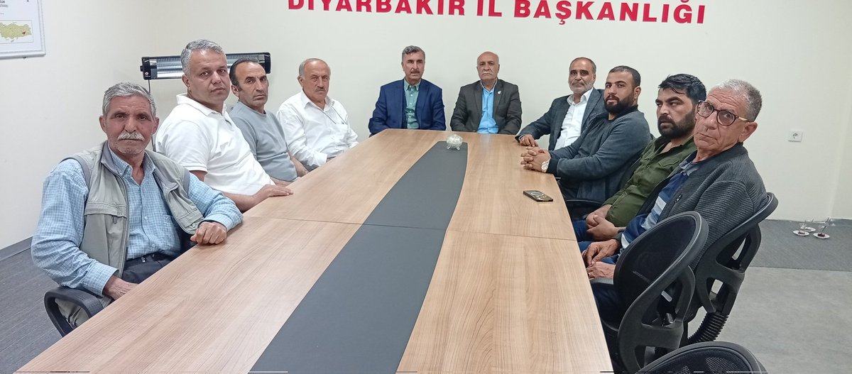 Yeniden refah partisi
Bağlar ilçe başkanlığı olarak haftalık yürütme toplantımızı icra ettik, Aldığımız kararlar hayırlı olsun, Hayır getirsin.
Yeniden refah partisi
Dr Fatih Erbakan.
Ali Erdem.
Refah bağlar.