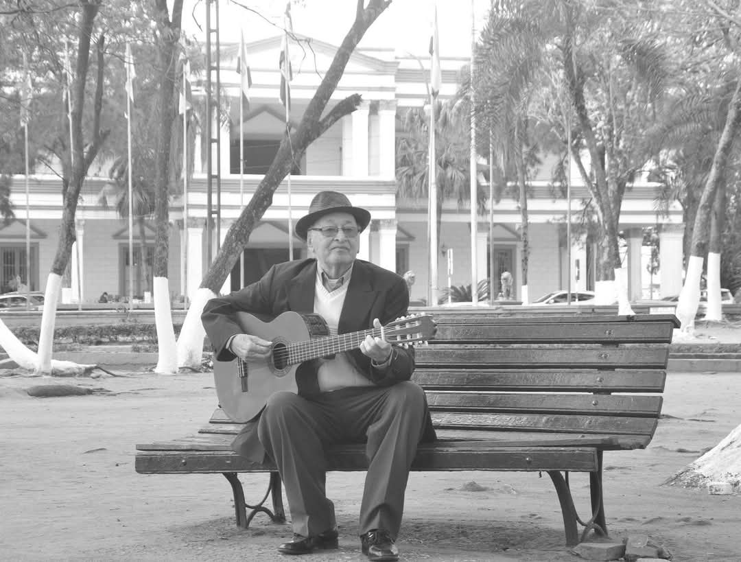 cesar020's tweet photo. VILLARRICA. Nacido en octubre de 1927 en esta ciudad, el legendario músico Angel Benítez Urrustarazu murió hoy. https://t.co/cySGeMQNzd
