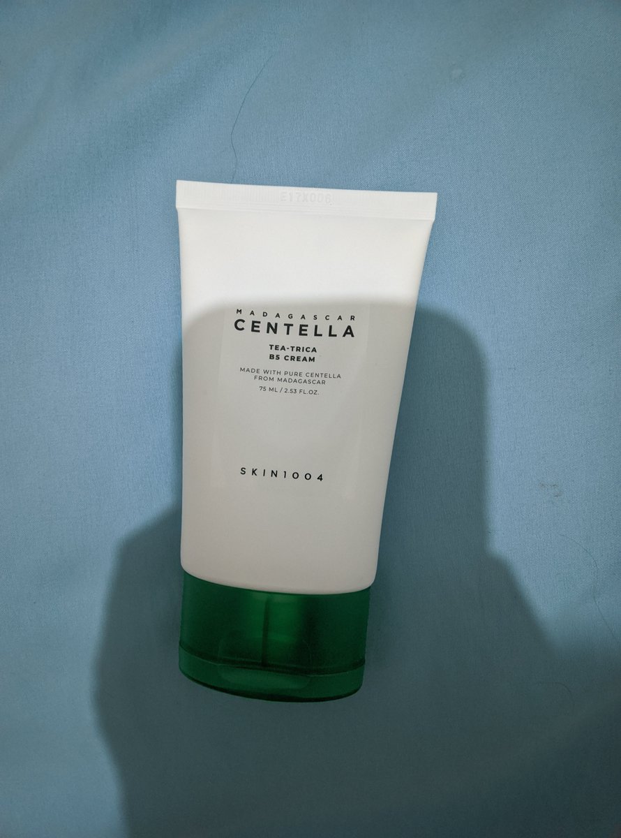 yourthingshere's tweet image. Preloved wts
skin1004 madagascar tea trica cream 
– isi 90%
– 55K

skin1004 madagascar sunscreen hyalu cica water fit sun serum 
– isi 85%
– 40K

somethinc cover blur powder foundation 
shade nina 
– baru 5 kali tap
– 55K

📍dom malang 
#wts #wtb #preloved #somethinc #skin1004