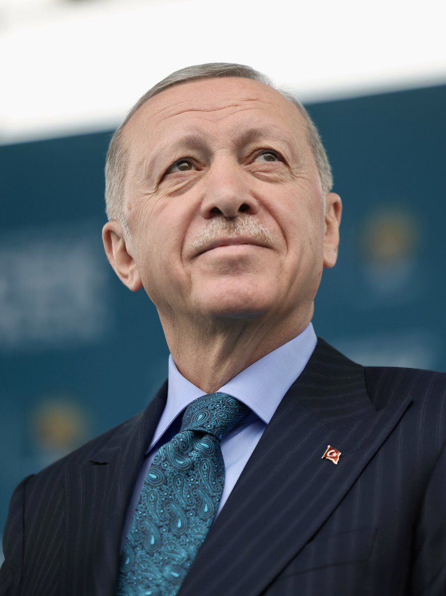 Küresel Adaletin Sesi: Recep Tayyip Erdoğan

Dünya değişiyor ama adaletsizlik baki kalıyor.
Mazlumun sesi olmak, sadece güçlü olmakla değil; o gücü hakkın yanında kullanmakla mümkündür.

Cumhurbaşkanımız Recep Tayyip Erdoğan, “Dünya beşten büyüktür” diyerek sadece bir çağrı