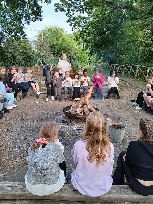 Year 4, Day 3 <a href="/KenchHillCentre/">Kench Hill Charity</a> here they are enjoying the camp fire and hot chocolate. We have been so lucky with the weather.
#NewRomney
<a href="/AquilaTrustUK/">Aquila</a>
