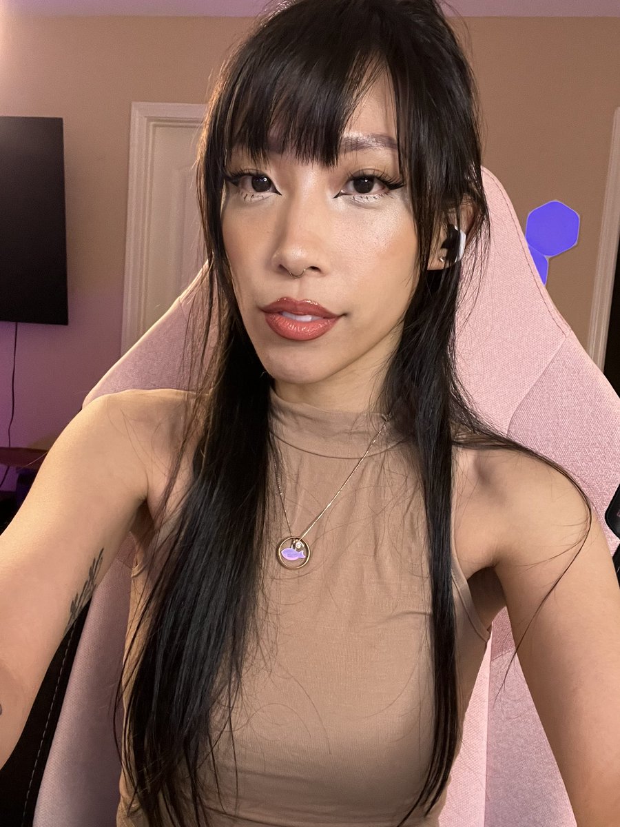 NoEngrishPlease's tweet image. What’s a game you’ve been obsessed with lately? I’d love to check it out 🤔