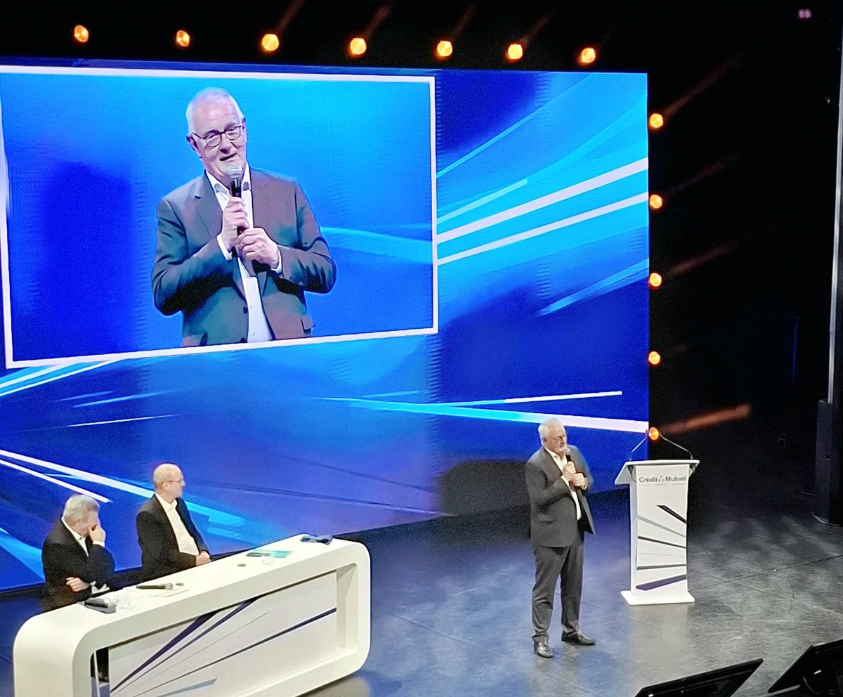 Daniel Baal (@baaldaniel) on Twitter photo Assemblées Générales du <a href="/CreditMutuel/">Crédit Mutuel</a> Île-de-France.
"Être entreprise à mission, c'est d'abord être une entreprise performante et utile à ses clients. C'est aussi contribuer au bien commun. Nous voulons créer toujours plus de valeur, pour encore mieux la partager". Assemblées Générales du <a href="/CreditMutuel/">Crédit Mutuel</a> Île-de-France.
"Être entreprise à mission, c'est d'abord être une entreprise performante et utile à ses clients. C'est aussi contribuer au bien commun. Nous voulons créer toujours plus de valeur, pour encore mieux la partager".