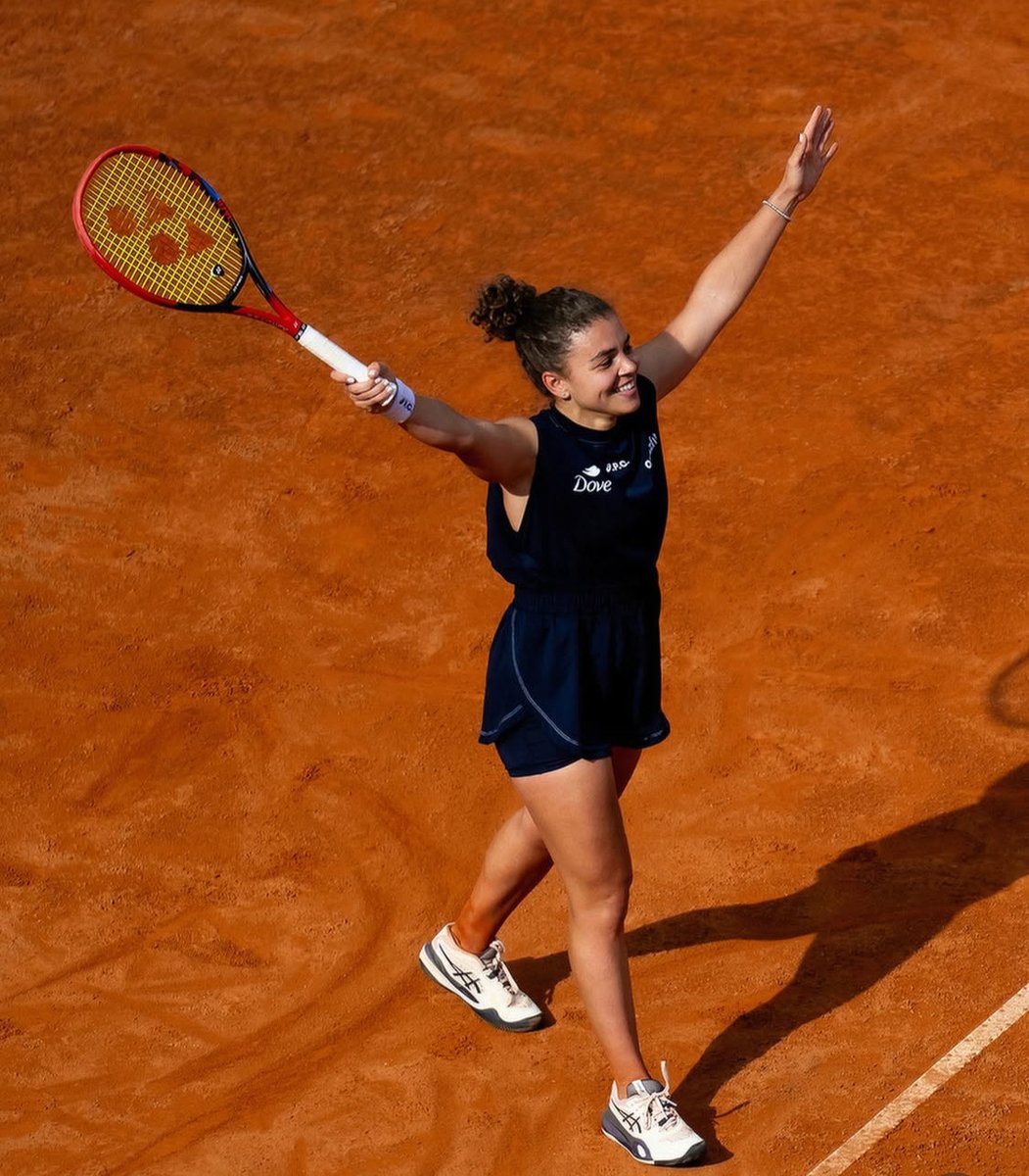 Parliamo di lei, del suo sorriso, del suo entusiasmo. Brava, brava, brava.