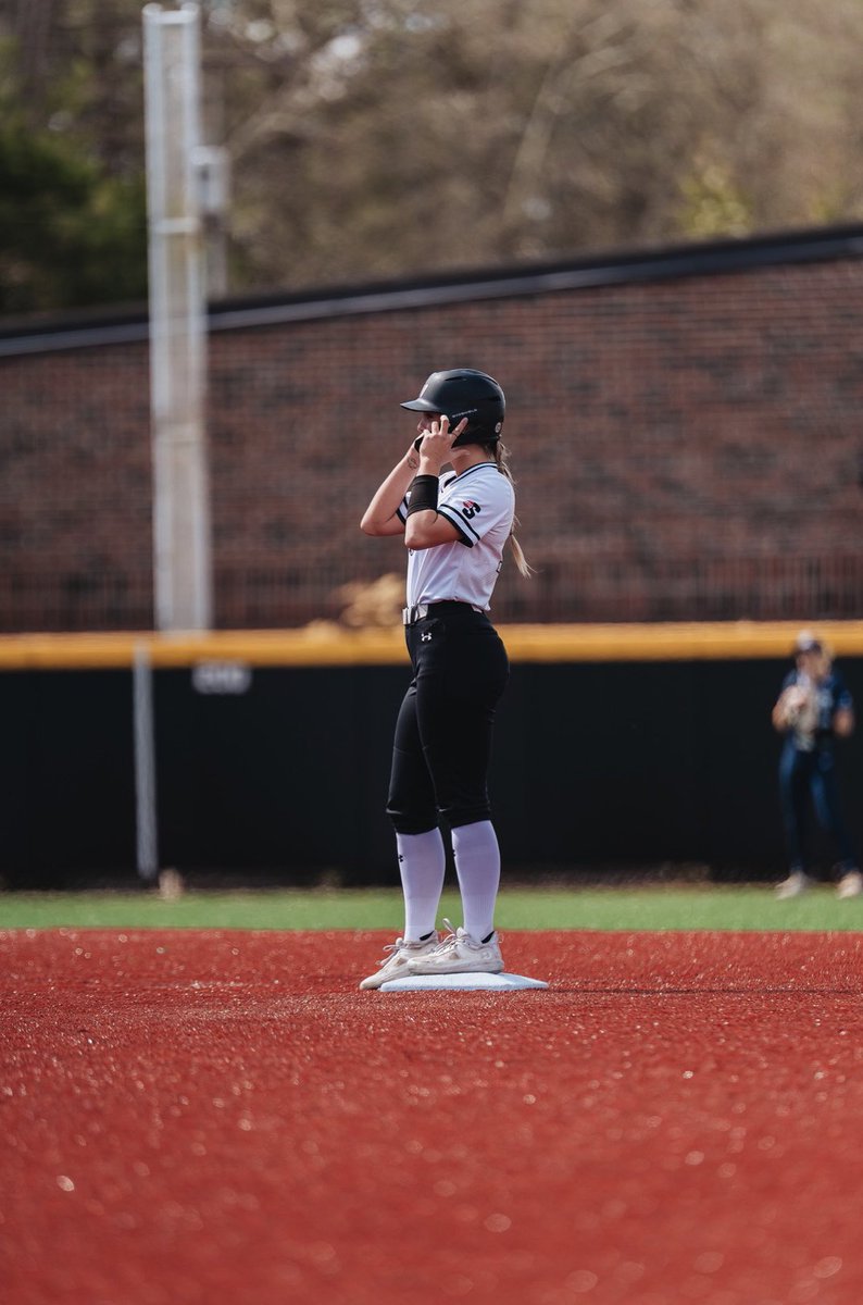 Emily Garcia. tweet media