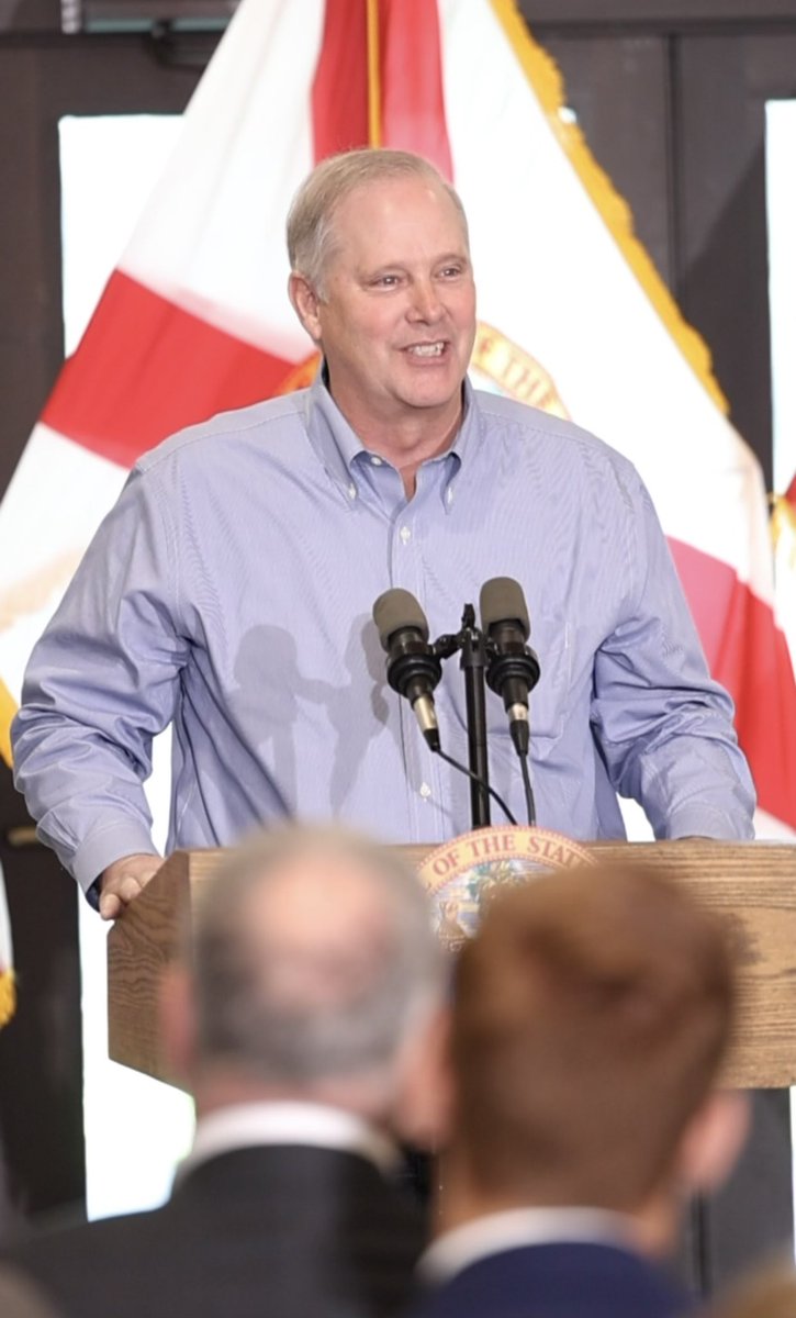 FDACS's tweet image. IT’S OFFICIAL — the 2025 Florida Farm Bill has been signed into law!
This landmark piece of legislation delivers sweeping pro-freedom, pro-farmer, and pro-family reforms for Floridians.
More: tinyurl.com/xcyyhtac
