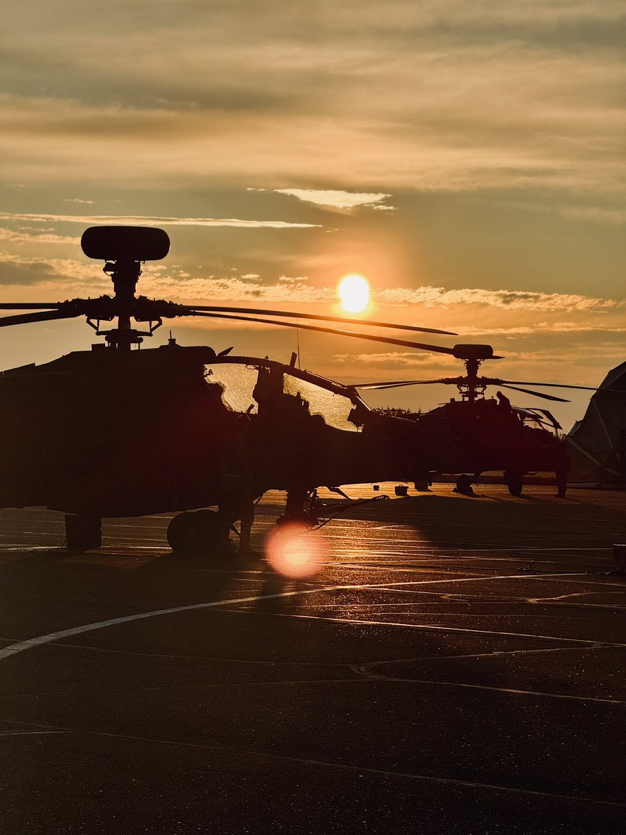 Sunset in Finland ☀️ 

After a long day‘s fighting on ex HEDGEHOG in Estonia 🇪🇪 whilst deployed on Op #RAZOREDGE , our gunships bask in the Finnish sun 🇫🇮

Sauna? 👀

#strongertogether #wearenato #attack