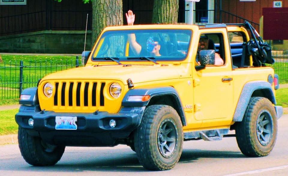 DaughertyStrong's tweet photo. Ran across one of SunFlops baby pictures, she didn't even have a name yet!
#jeeplife #SummerVibes https://t.co/NsthDXSmFr