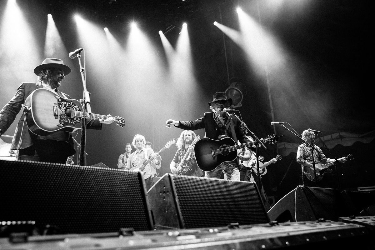 WILCO (@wilco) on Twitter photo TONIGHT AT MIDNIGHT—the first edition of Wilco's ‘Live’ playlist is coming to a streaming platform near you.
We're adding 24 songs to streaming that span the globe and the past decade-ish. Set your alarms.
📷:
<a href="/steve_rose/">Steve Rose</a>
@savannahlaurenphoto
@transparentclinchgallery TONIGHT AT MIDNIGHT—the first edition of Wilco's ‘Live’ playlist is coming to a streaming platform near you.
We're adding 24 songs to streaming that span the globe and the past decade-ish. Set your alarms.
📷:
<a href="/steve_rose/">Steve Rose</a>
@savannahlaurenphoto
@transparentclinchgallery