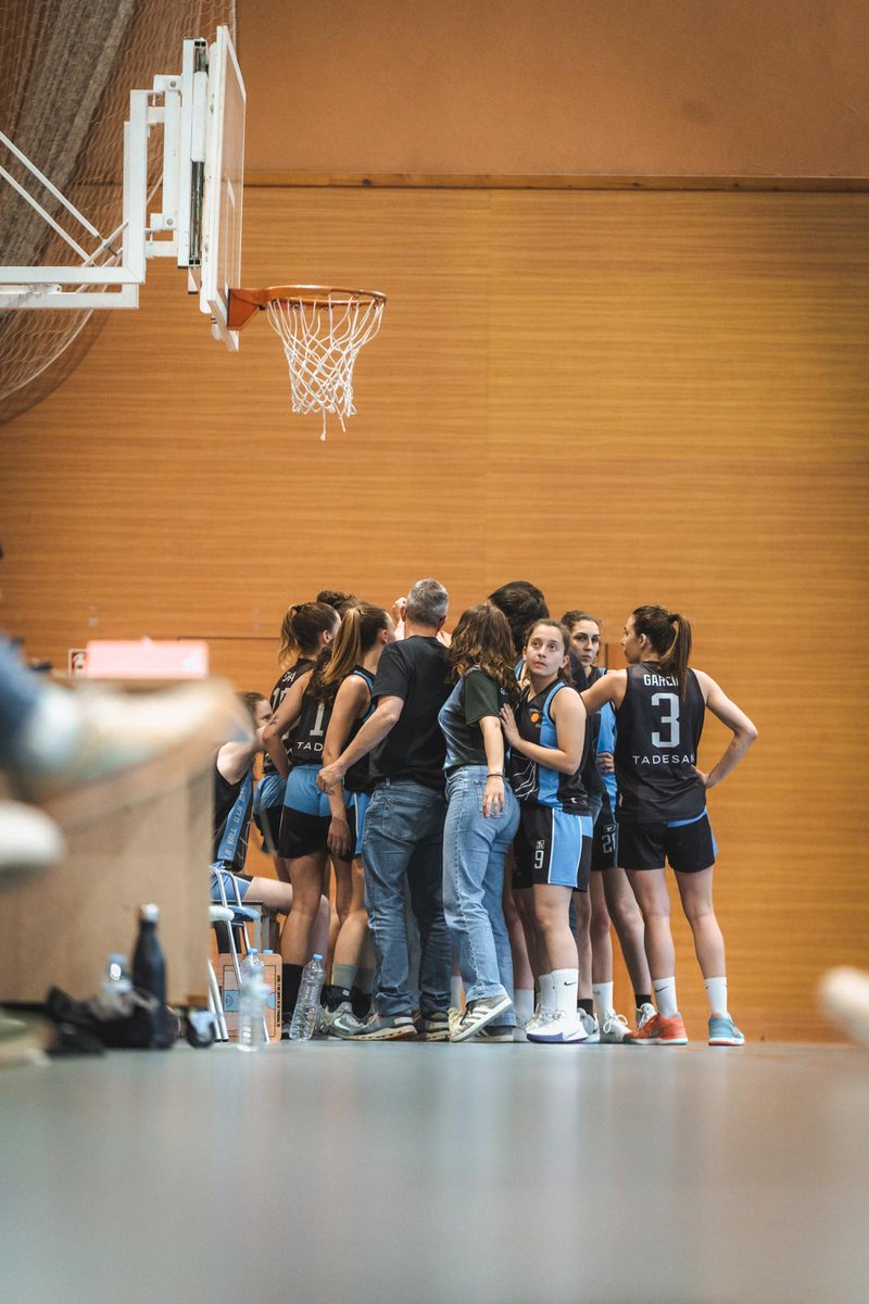 🏀 Aquest cap de setmana a Valls es celebra el play-off d'ascens, on el nostre sènior fem. lluitarà per aconseguir un bitllet a Copa Catalunya. 🏆

A per totes noies! 🔥

📸 <a href="/PaauGonzalezF/">Pau Gonzalez Ferrer</a>

🔵⚫

#SomhiEnbas #LaVallBull #FemClub