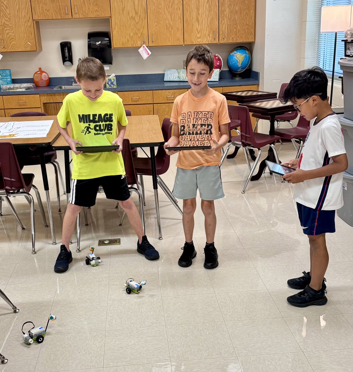Baker’s 1st grade Robotics Engineers programmed their rovers to explore ancient ruins, like archeologists, to discover evidence of number systems! 💚 #BakerBetterTogether