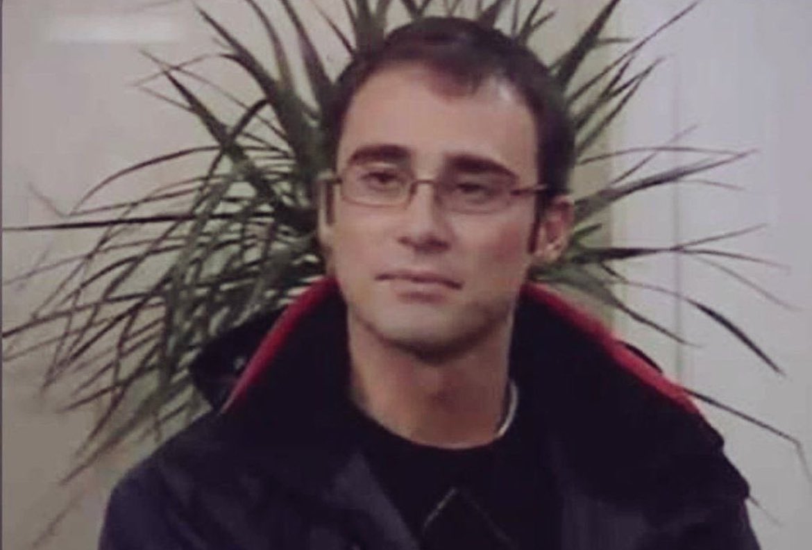 Εξαιρετικος ο σερβαιβορ απο την Αρμενια... γελαει μονος του στη σκηνη...  #eurovisiongr