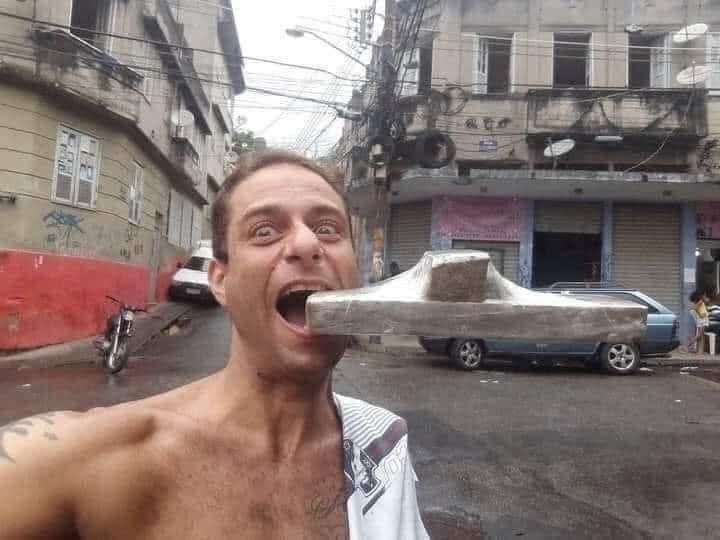 REALVECK's tweet photo. “Ain q é muito feio quem fuma prensado”

Eu sendo desgraçado: https://t.co/yjbQIpJB6f