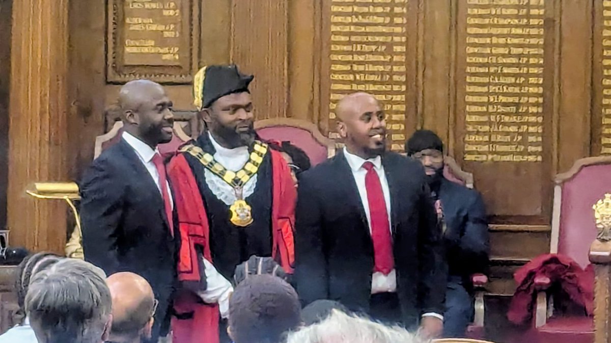 Islington Labour 🌹 #OnYourSide (@islingtonlabour) on Twitter photo <a href="/UnaOHalloran/">Cllr. Una O'Halloran</a> <a href="/BashOIbrahim/">Bashir Ibrahim</a> <a href="/sarakhyde/">Sara Hyde</a> <a href="/Angelo__Weekes/">Angelo Weekes</a> <a href="/JasonUJackson/">Jason Jackson</a> Cllr <a href="/JasonUJackson/">Jason Jackson</a> is formerly sworn in as Islington's first Black Mayor of Nigerian heritage! 🇳🇬🎉
This year, Cllr Jackson seeks to continue to champion youth engagement and mental health awareness during his mayoral year, supporting <a href="/isgiv/">Islington Giving</a> as his chosen charity. <a href="/UnaOHalloran/">Cllr. Una O'Halloran</a> <a href="/BashOIbrahim/">Bashir Ibrahim</a> <a href="/sarakhyde/">Sara Hyde</a> <a href="/Angelo__Weekes/">Angelo Weekes</a> <a href="/JasonUJackson/">Jason Jackson</a> Cllr <a href="/JasonUJackson/">Jason Jackson</a> is formerly sworn in as Islington's first Black Mayor of Nigerian heritage! 🇳🇬🎉
This year, Cllr Jackson seeks to continue to champion youth engagement and mental health awareness during his mayoral year, supporting <a href="/isgiv/">Islington Giving</a> as his chosen charity.