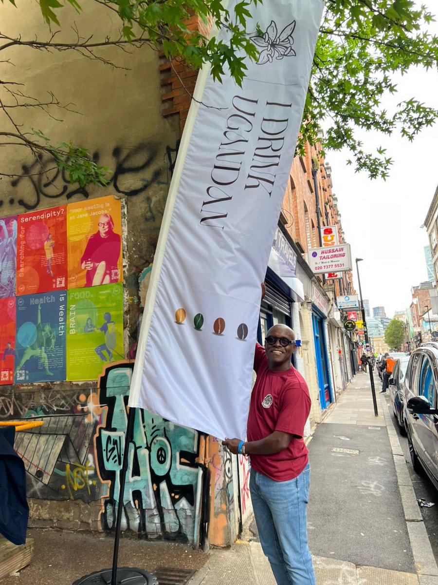 rkabushenga's tweet image. #UGCoffeeinLondon 

Day One in our booth at the @LdnCoffeeFest &amp;amp; we got importers &amp;amp; roasters that came by to talk about sourcing from Uganda. Our partners @UKinUganda &amp;amp; @ITCnews got us to think about a new &amp;amp; novel way to trade coffee:CONSOLIDATION. They challenged us to look…