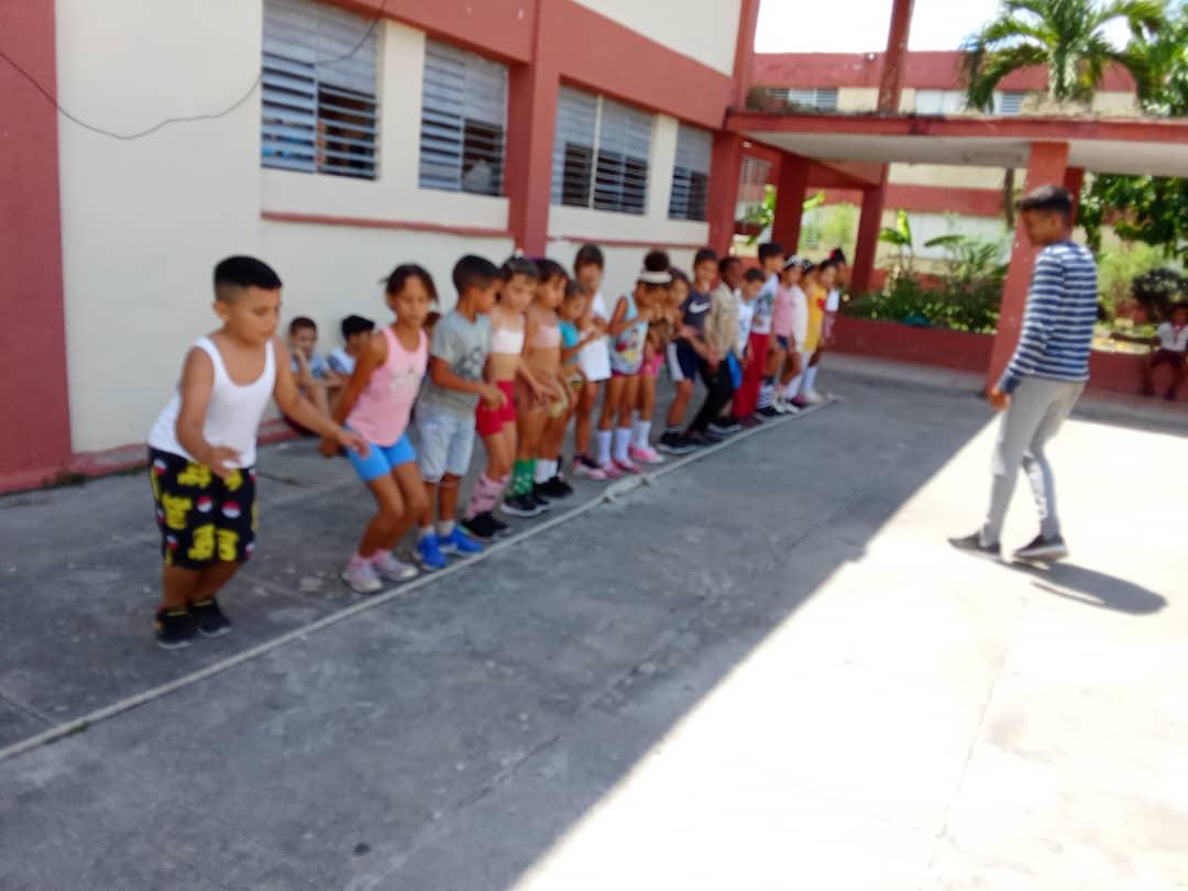 Realizan los profesores de recreación del #combinadomilagrosjimenez  un a jugar con los  alumnosde 3cer grado    #GteRanchuelo #ComunicadoraDPEVillaClara
#EducacionVillaClara #Ranchuelo
<a href="/Yamilet50088609/">Yamilet Herrera</a>
 <a href="/CubaMined/">MINED</a>  <a href="/coralia_saez/">Coralia Ruiz Sàez</a> <a href="/FarinaEstevez/">Yoandry Fariña Estévez</a> <a href="/Dme_Ranchuelo/">DME RANCHUELO</a>  <a href="/MenendezRiveros/">Carlos Rivero Menéndez</a>