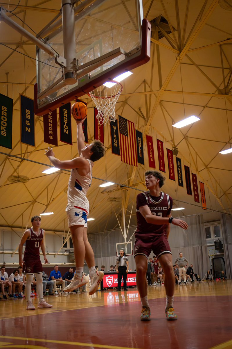 Coaches 👀 on versatile 26’ 6-5 <a href="/FinnBrennan14/">Finn Brennan</a> <a href="/TheHoopGroup/">Hoop Group</a> . Finn can guard multiple positions, skilled with a bag of tools offensively, improved athlete that can stretch, post, or break down defenders. Glue guy looking NE 10 and high academic that keeps improving.